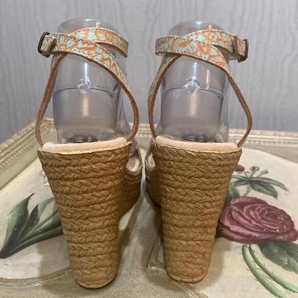 Sbicca Kimms Leather Floral Wedge Sandals Blue Tan Sz 9 New in Box - Picture 7 of 14